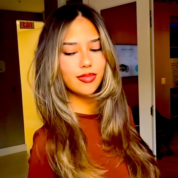 Meet your Posher, Chrissy - Picture 1 of 1